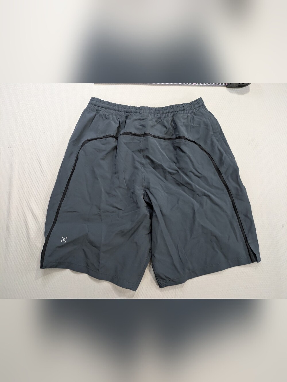 Lululemon Pace Breaker 9" Gray Athletic Running Shorts Mens Size Medium M7A56S